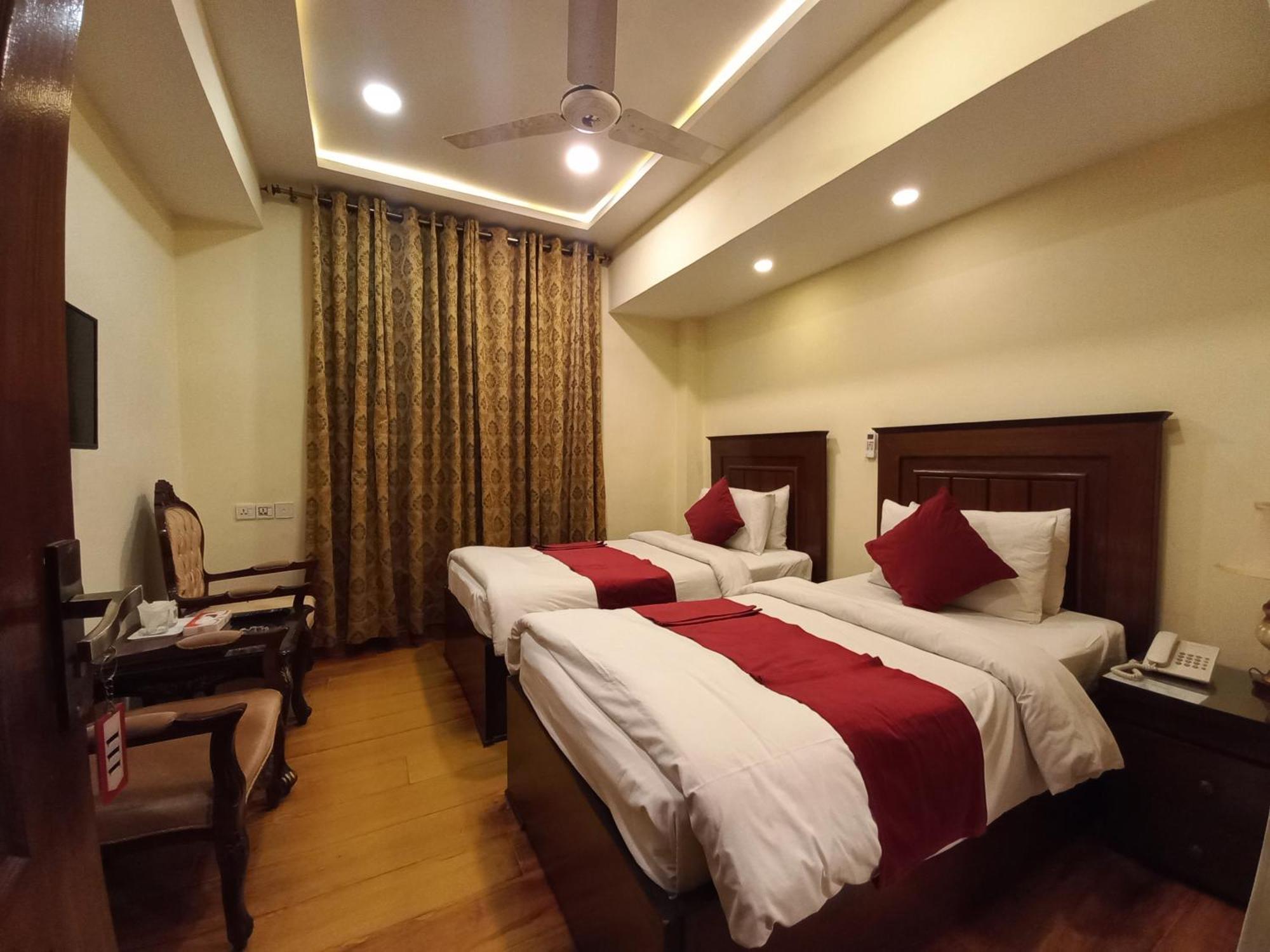 Diplomat Hotel Исламабад Экстерьер фото