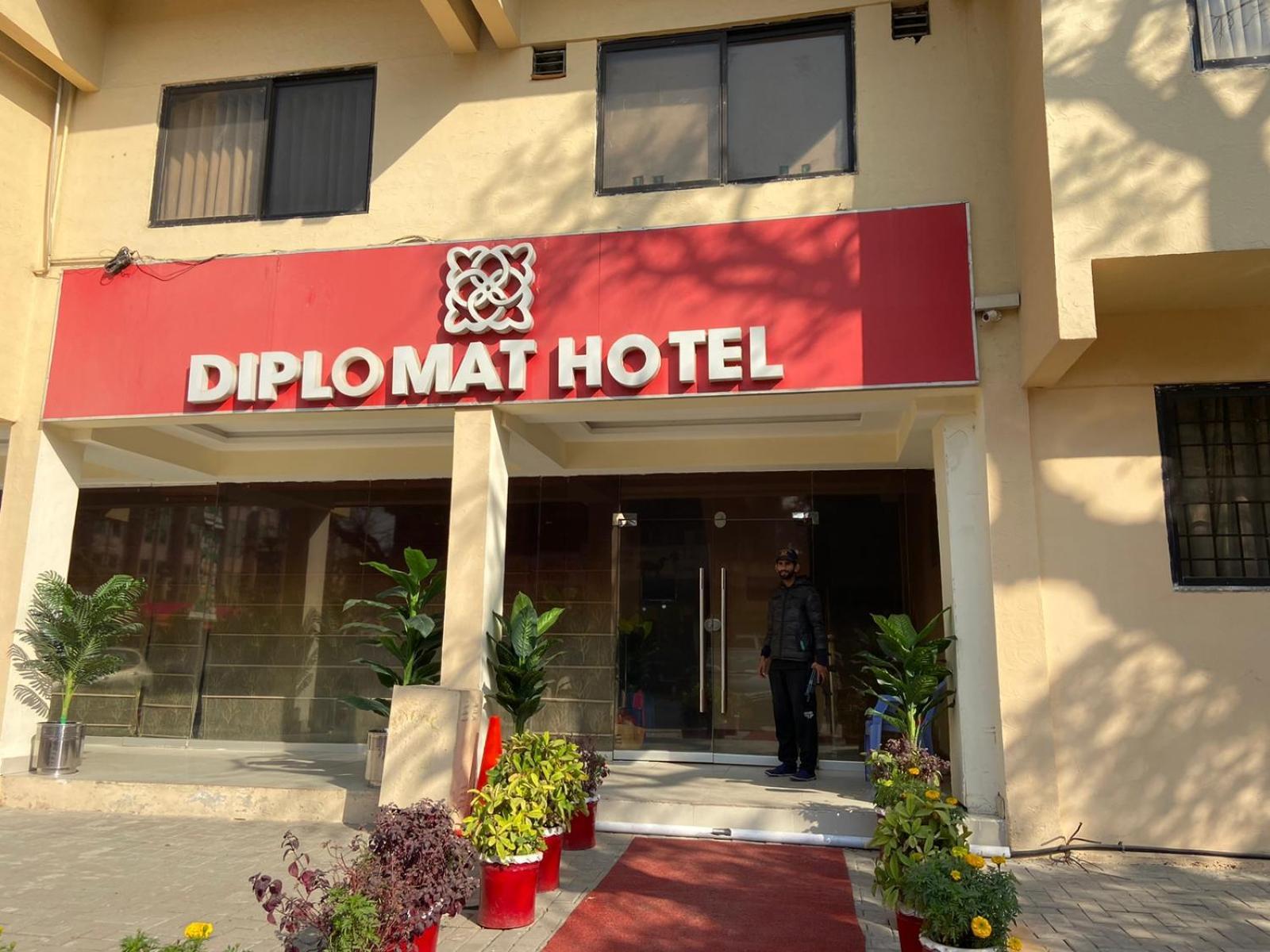 Diplomat Hotel Исламабад Экстерьер фото