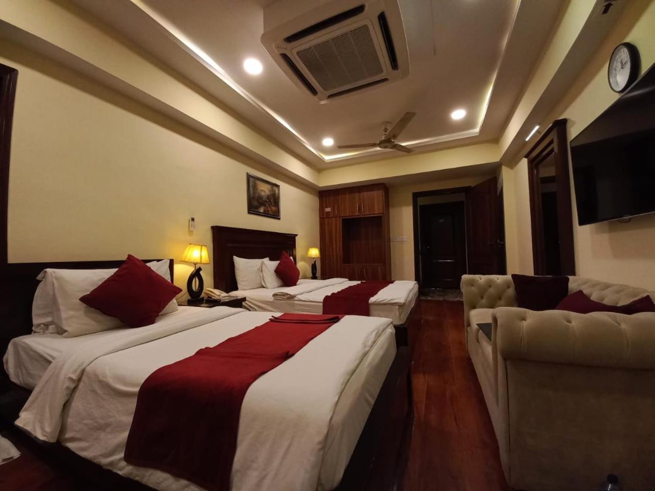 Diplomat Hotel Исламабад Экстерьер фото
