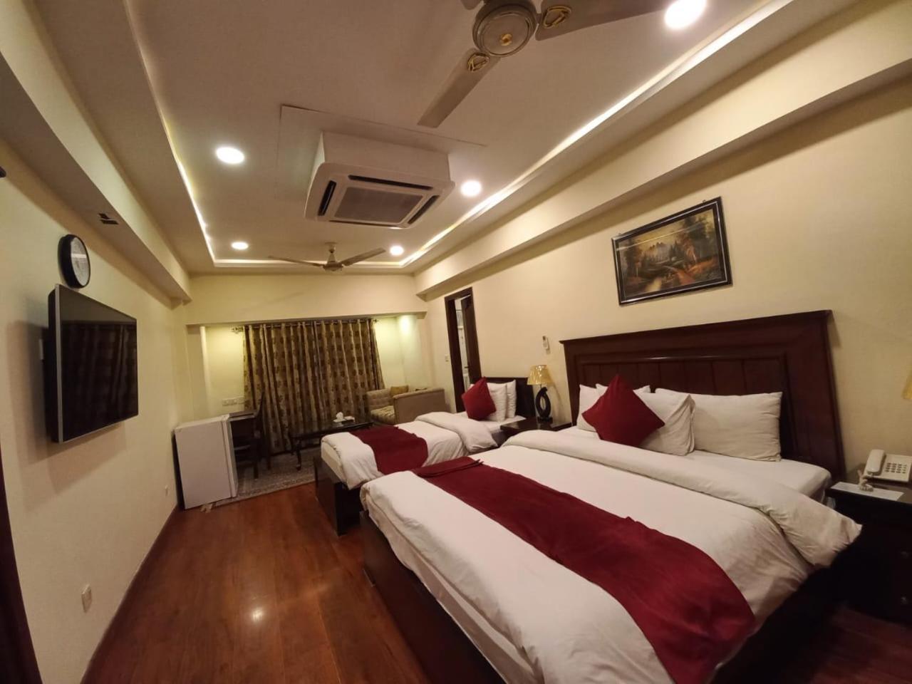 Diplomat Hotel Исламабад Экстерьер фото