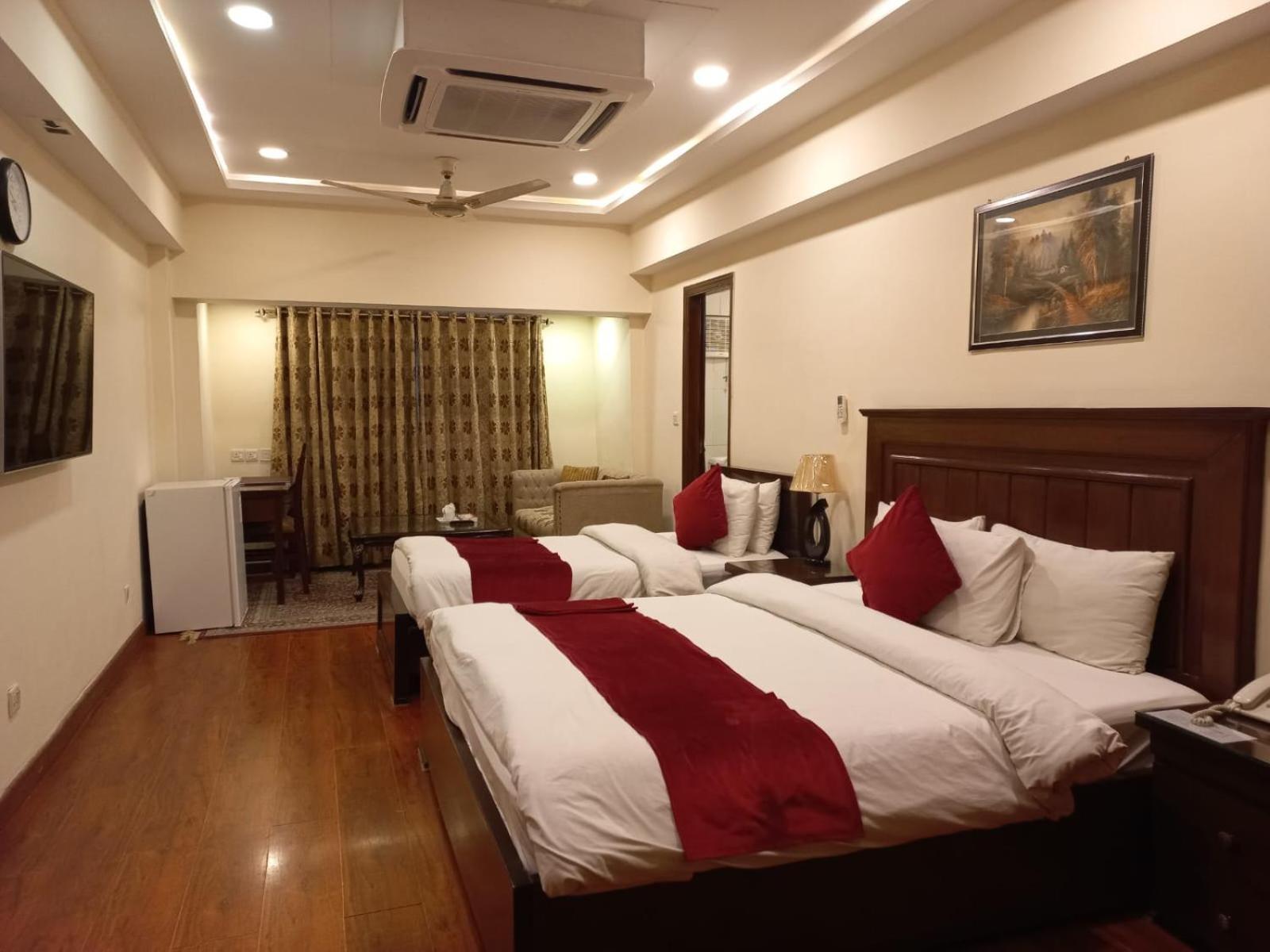 Diplomat Hotel Исламабад Экстерьер фото